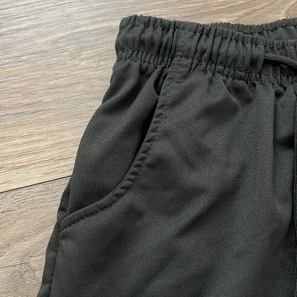 Tik Tok Kid’s 2 Piece Set Red‎ T Shirt & Black Shorts With Pockets Size 8/10 - Picture 8 of 10